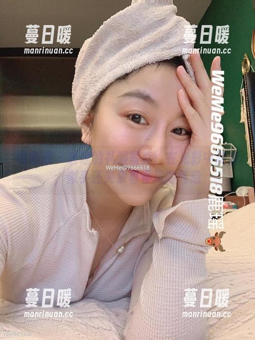 鹿瑶 微密圈 - 鹿瑶的礼服写真:在光影中游走,似乎还夹杂着春风的气息