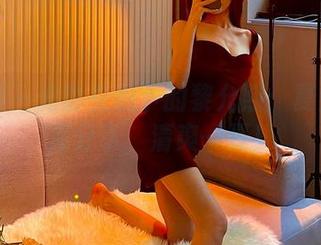 微密圈 - 光影交织下的黎允熙：夏天的图库分享，清爽一夏！